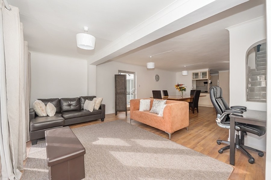 To Let 3 Bedroom Property for Rent in Marina Da Gama Western Cape